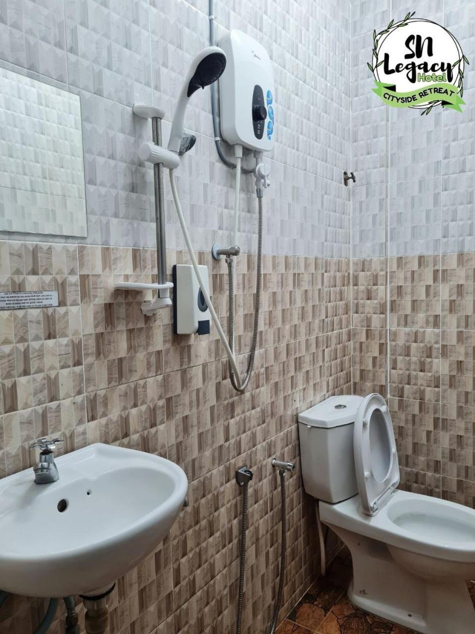 Hotel Sn Legacy Kuala Terengganu Bagian luar foto