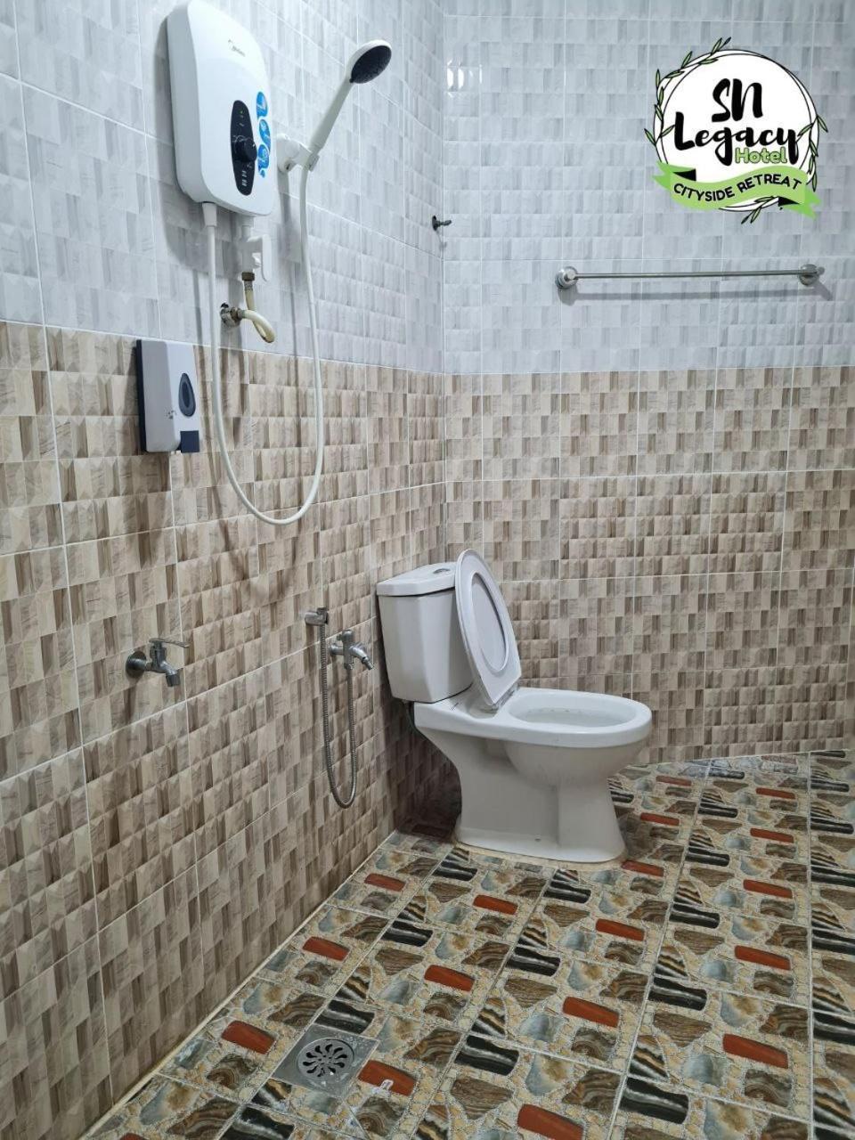 Hotel Sn Legacy Kuala Terengganu Bagian luar foto