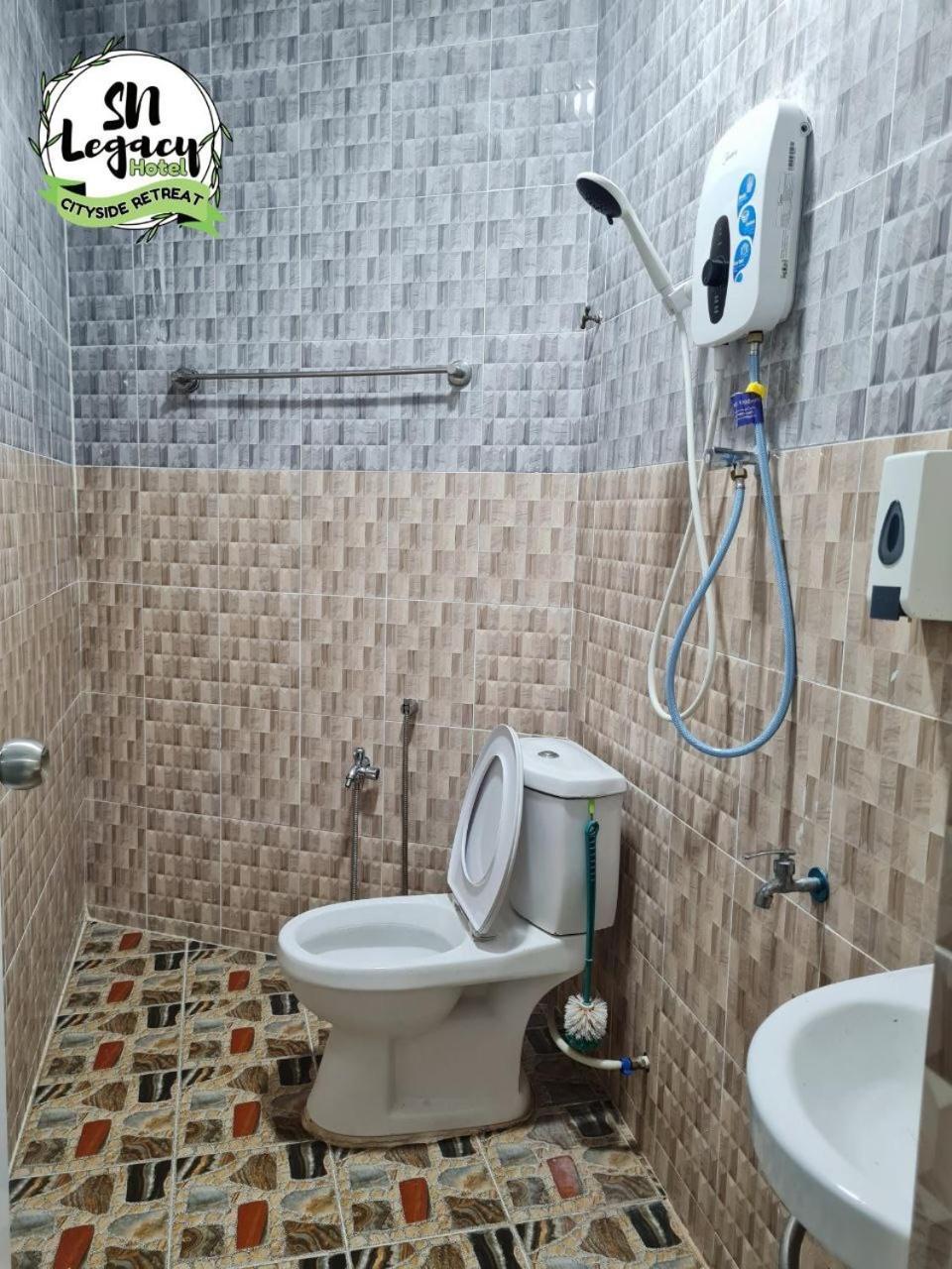 Hotel Sn Legacy Kuala Terengganu Bagian luar foto